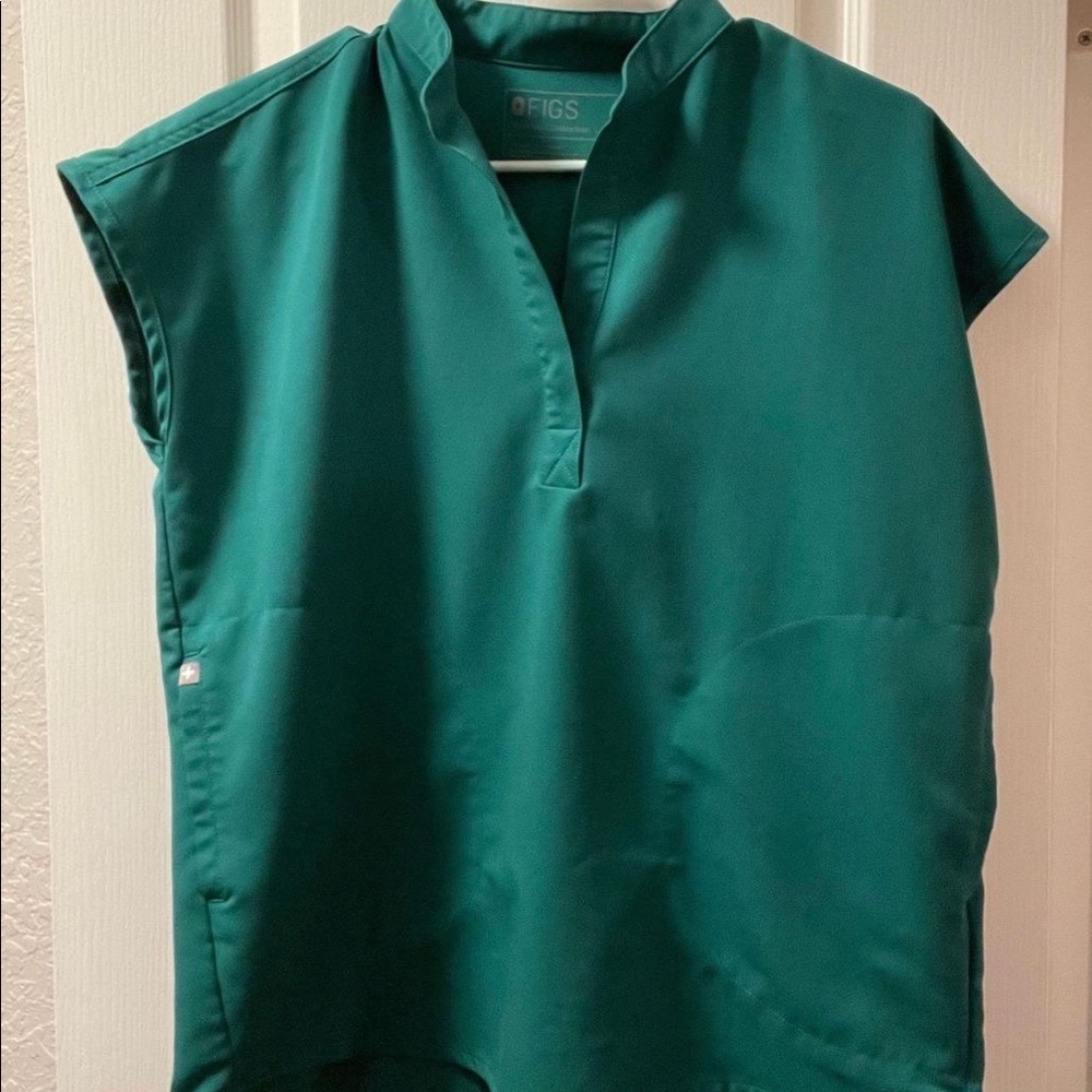 FIGS Rafaela Oversized Scrub Top